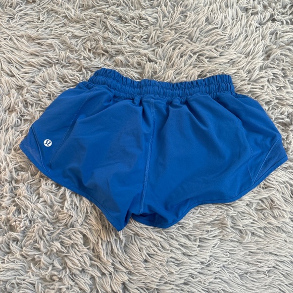 Lululemon Hotty hot shorts // 2.5” - Picture 2 of 2